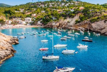 ¿Quieres conocer las mejores playas y calas de Ibiza?