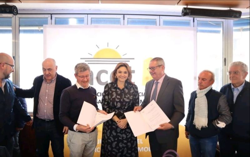 Parkia y la ACET firman un acuerdo en favor de sus usuarios y clientes