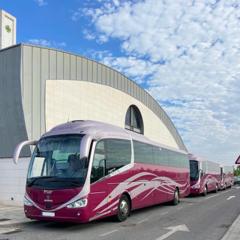 Autocares Aljarafe refuerza la movilidad colectiva en Sevilla con una flota sostenible y de alta gama